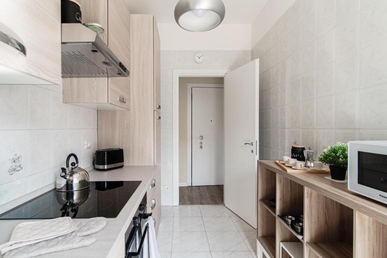 Lovely Suite With Private Parking In Como Eksteriør billede